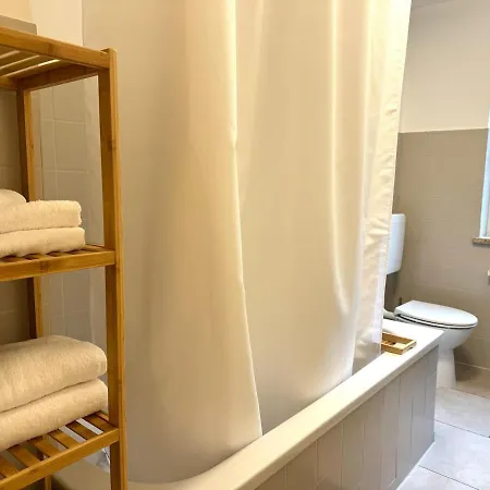 Charmant, Zentrumsnah, * Augsburg